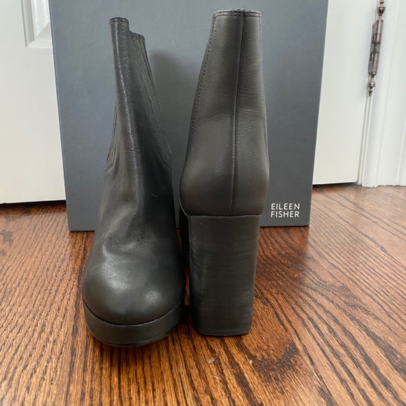 EILEEN FISHER LEATHER BOOTIES *NEW* - Picture 3 of 4